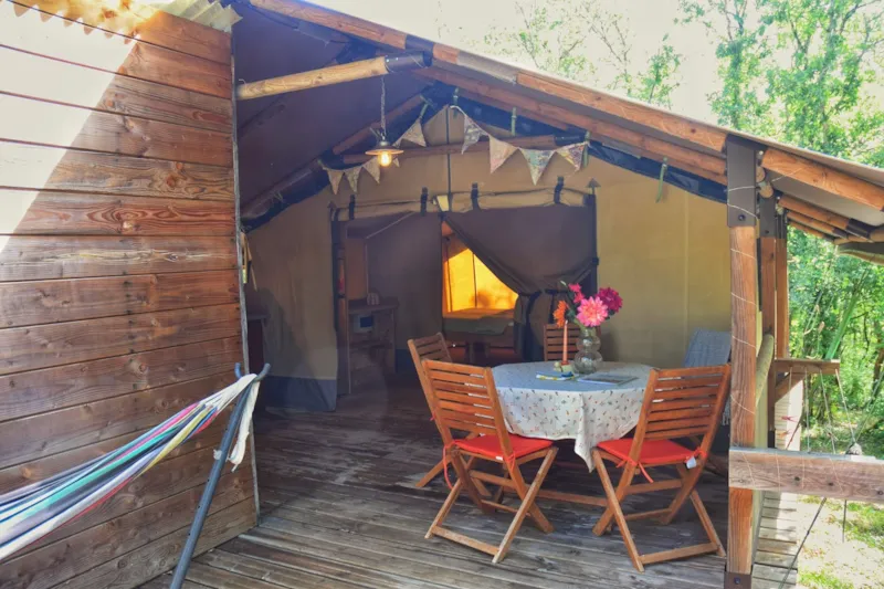 Tente Lodge Avec Sanitaires