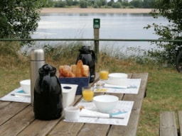 Camping Au Bord de Loire - image n°21 - Roulottes