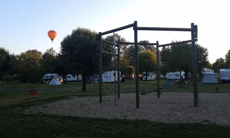 Camping Au Bord de Loire