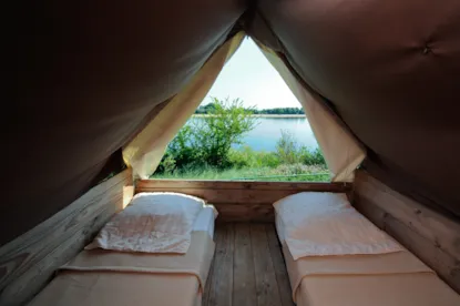 Bivacco Su Palafitte Con Elettricità Senza Servizi Igienici