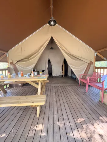 Mietunterkunft - Zelt Lodge Loire Valley , Ohne Sanitäranlagen - Camping Au Bord de Loire