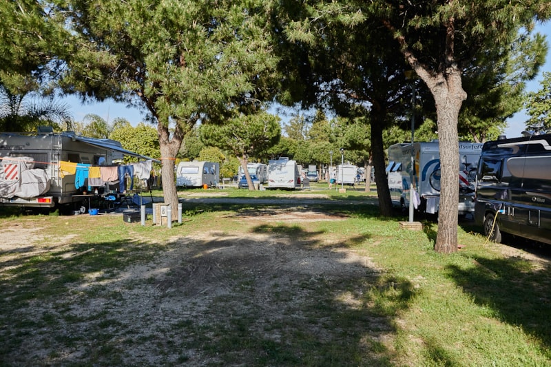 LARGE PITCH WITH SUN FOR CARAVAN OR AUTOCARAVAN