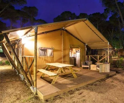 Tente Lodge Safari - 2 Chambres  (Sans Sanitaires) (1 Lit 160 Et 3 Lits 90)