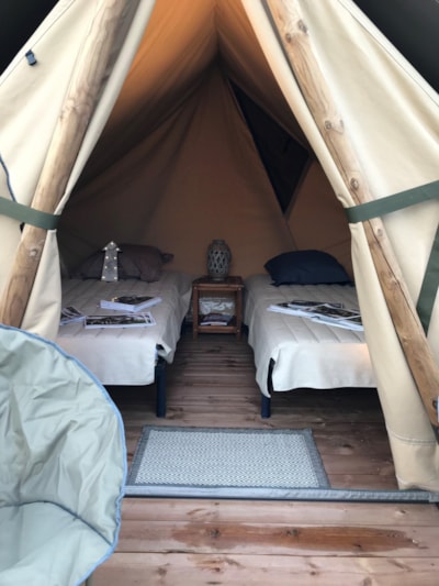 Moorea safari tent - 1 bedroom - 2 small beds (sheets supplied) — 3