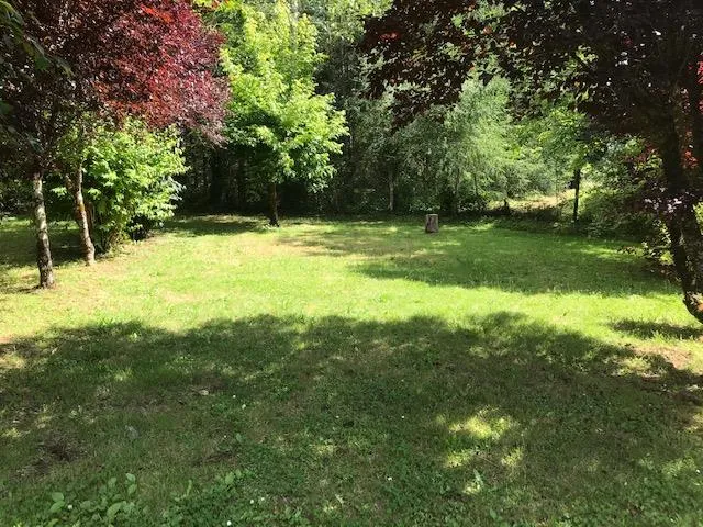 Emplacement Tente/Caravane/Camping-Car (Inclus 2 Pers.)