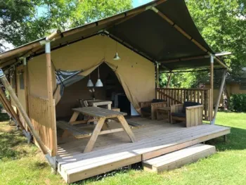 Location - Tente Lodge Safari - 2 Chambres  (Sans Sanitaires) (1 Lit 160 Et 3 Lits 90) - Camping Le Mondou