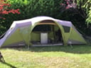 Prêt À Camper - Tente/Matelas/Sac Couchage/Elec/Table Et Chaises/Kit Vaisselle - Inclus 2Pers Prêt À Camper - Tente/Matelas/Sac Couchage/Elec/Table Et Chaises/Kit Vaisselle - Inclus 2Pers