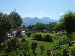 Kampeerplaats(en) - Kampeerplaats Tent Of Caravan + 1 Auto - Camping LES CHATAIGNIERS