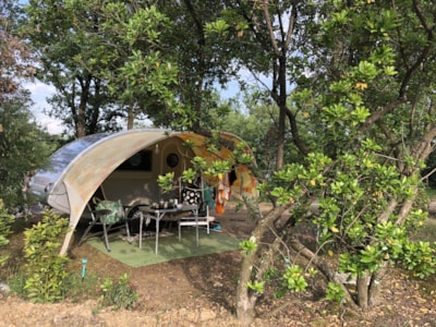 Pitch Plus 60-75m²: car + tent/caravan or camping-car + electricity — 2