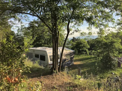 Piazzola Exclusive 136-180M²: Auto + Tenda/Roulotte O Camper + Elettricità