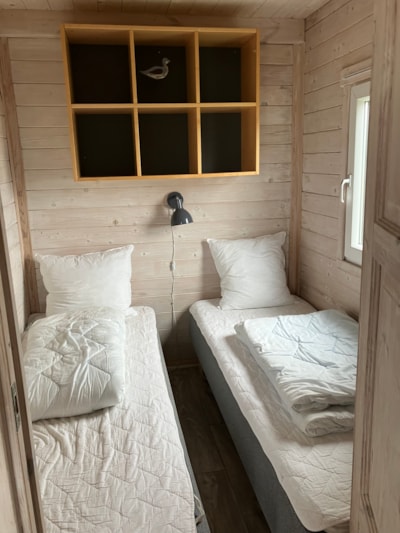 Meadow cabin with shower and toilet (13)