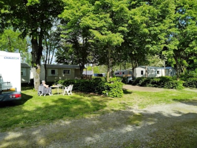 Pitch motor home, tent, caravan - between 80 & 100 m² -