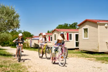 Mietunterkunft - Mobilheim 2 Schlafzimmer Klimaanlage - Samstag - CAMPING LA CERISE 