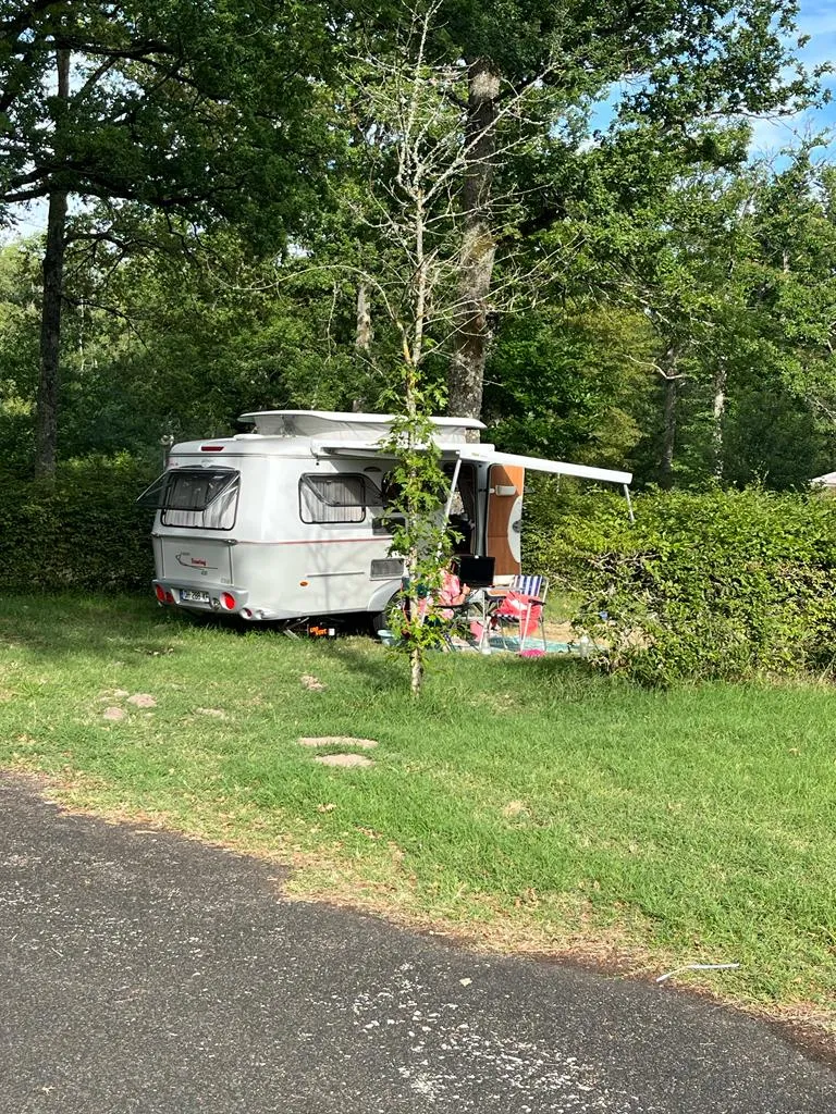 Forfait Camping (Emplacement, 2 Personnes, 1 Véhicule)