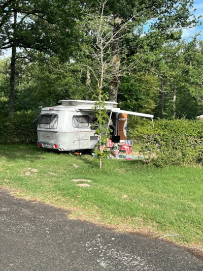 Camping package (pitch, 2 people, 1 vehicle)