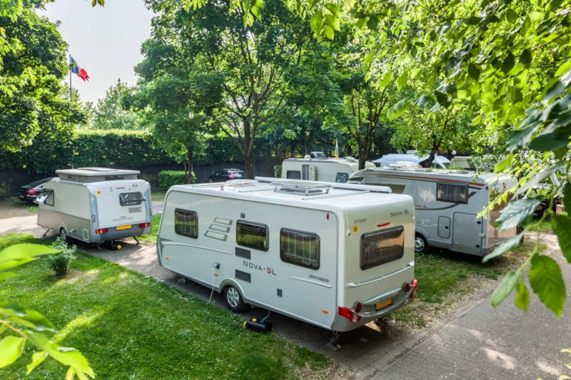 Emplacement Caravane Ou Camping-Car