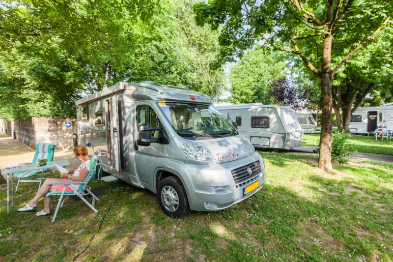 Emplacement Caravane Ou Camping-Car
