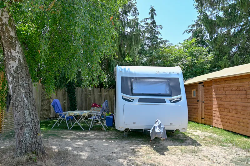 Emplacement Premium Avec Sanitaires Individuels