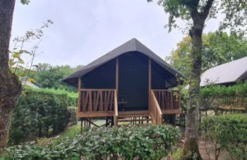 Mietunterkunft - Cabane Lodge - 2 Schlafzimmer - Camping Les Chèvrefeuilles