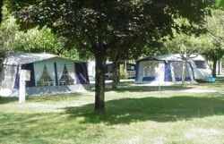 Stellplatz - Stellplatz - Camping LES FRUITIERS