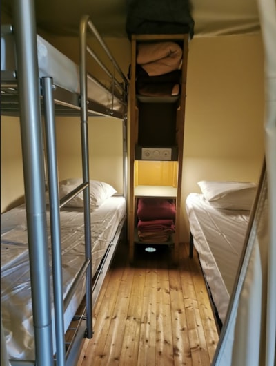 Nomad Tent with individual sanitary