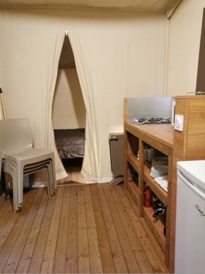 Nomad Tent with individual sanitary