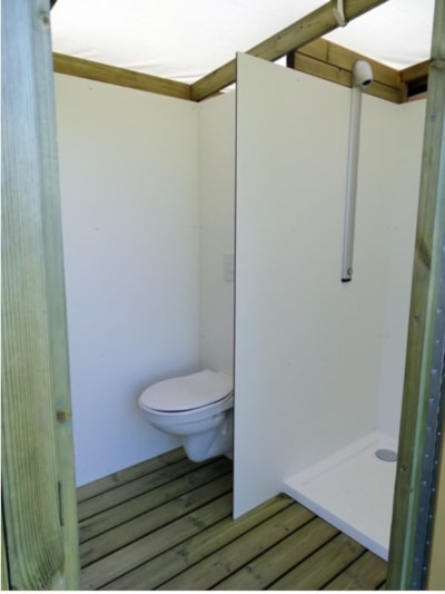 Nomad Tent with individual sanitary