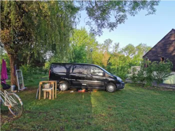 Pitch - Pitch 200M2 With Electricity - Camping La Vallée de l'Indre