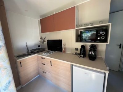 Mobile home with air conditioning