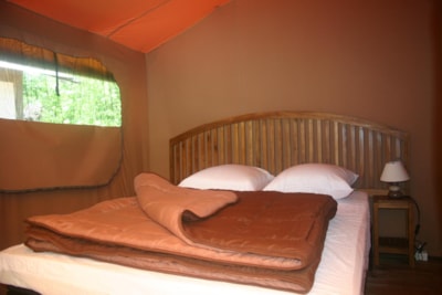 30m² Lodge tent without private bathroom (no TV) — 4