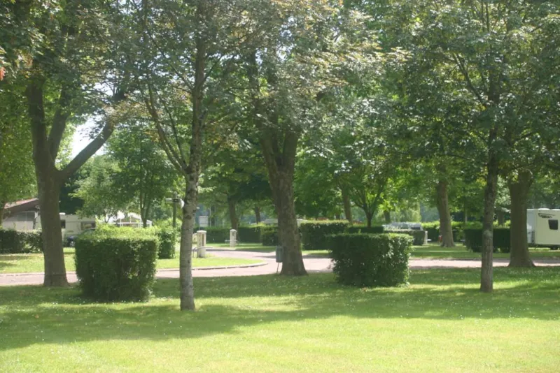 Etape Routard 2 Personnes À Pied/Vélo/Moto + Tente Sans Électricité