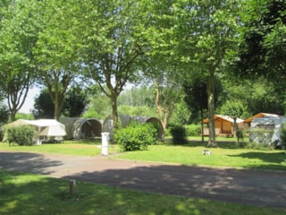  Camping-Val-de-Boutonne St.-Jean-d-Angely Poitou-Charentes FR