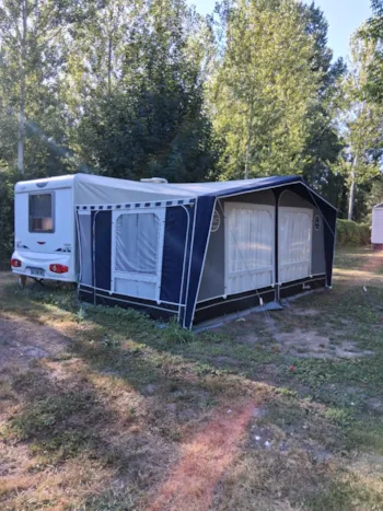 Location - Caravane Aménagée Avec Auvent - Camping Val de Boutonne