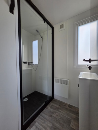 Mobile home Nirvana Duo, 33m². 2 shower rooms/semi-covered terrace - air conditioning optional