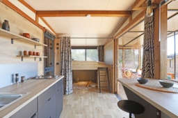 Mietunterkunft - Tiny House - 2 Schlafzimmer +  Terrasse - Camping Saintes Grandes Rives