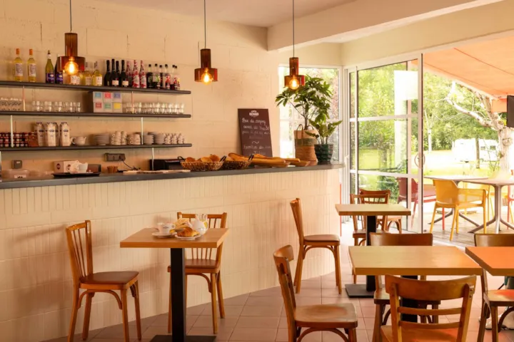 Camping Saintes Grandes Rives - image n°1 - Camping Direct