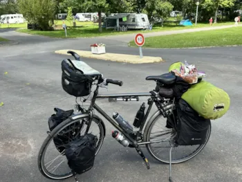 Emplacement - Accueil Vélo - Camping Saintes Grandes Rives
