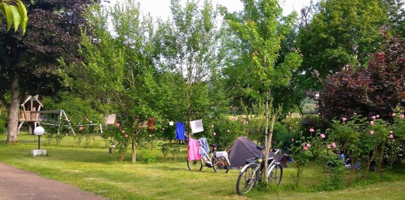Standplaats Pakket Wandelaar : 2 personen + 1 tent + fietsen