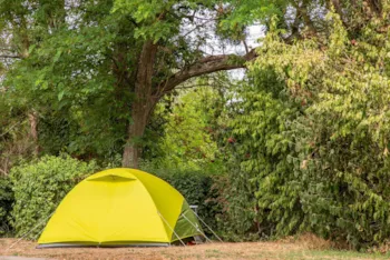 Kampeerplaats(en) - Cyclo/Wandel Stop: Zonder Voertuig En Zonder Elektriciteit - Camping de Bourges