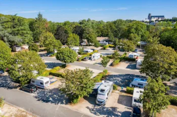 Kampeerplaats(en) - Comfortpakket, Met Elektriciteit - Camping de Bourges
