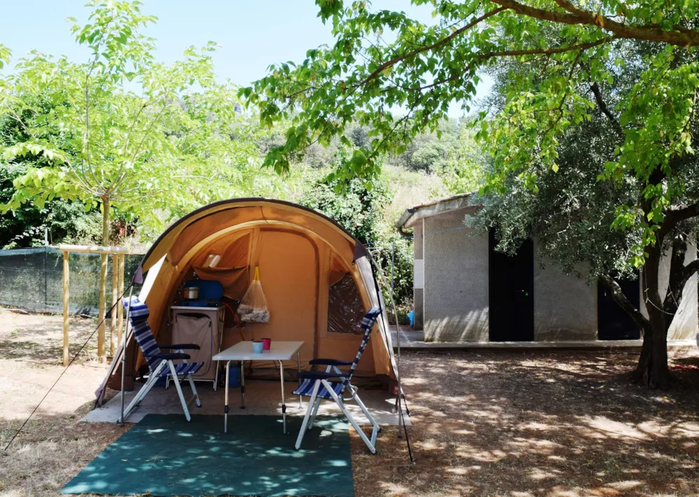 Stellplatz - Stellplatz: Auto + Zelt/Wohnwagen Oder Wohnmobil + Strom + Sanitäranlagen - Camping Blucamp