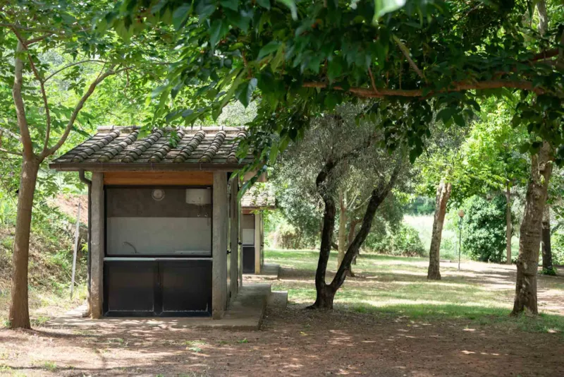 Emplacement: Voiture + Tente/Caravane Ou Camping-Car + Électricité + Sanitaires Privés