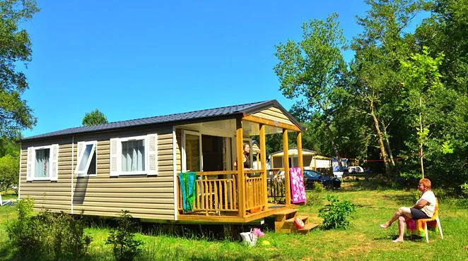 Mietunterkunft - Mobilheim Confort 26M² Zimmer (2012) + Überdachte Terrasse 7M² + Fernsehen - Camping La Clairière