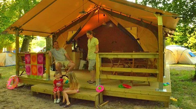 Tente Eco 30M² 2 Chambres (Sans Sanitaires Privatifs) + Terrasse Couverte