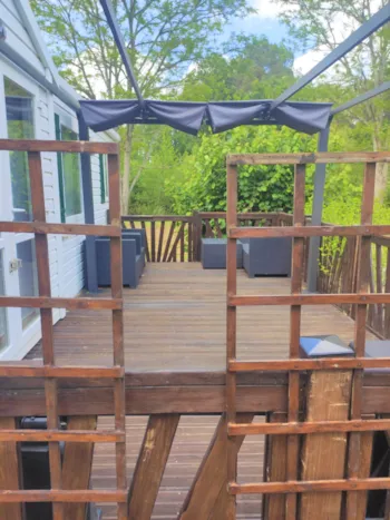 Mietunterkunft - Mh 4Pers  Confort+ 32M² 2 Chambres + Terrasse Couverte 15M² + Tv+Clim - Camping La Clairière