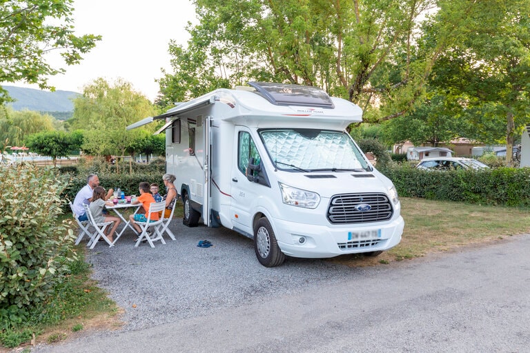 Stellplatz Komfort Strom + Wasser