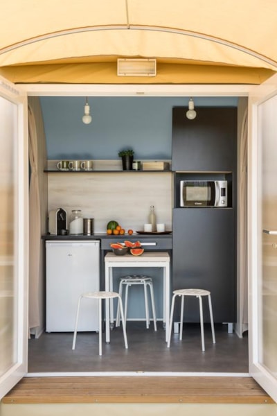 Cocosweet canvas bungalow with unenclosed awning on terrace — 3
