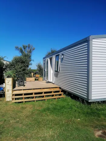 Accommodation - Mobile-Home Bali - 3 Bedrooms - Terrasse - Comfort - Camping La Ferme du Bord de Mer