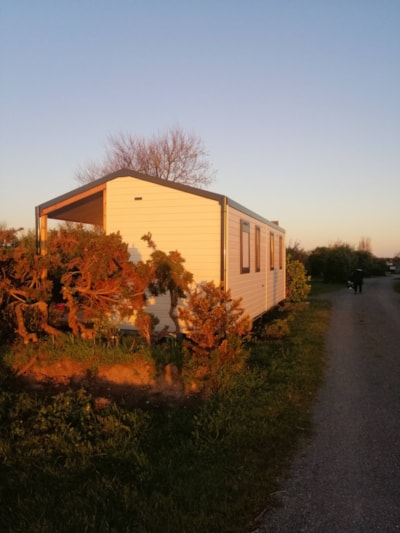 Mobil-Home Malaga - semi-covered terrace - 2 bedrooms — 2