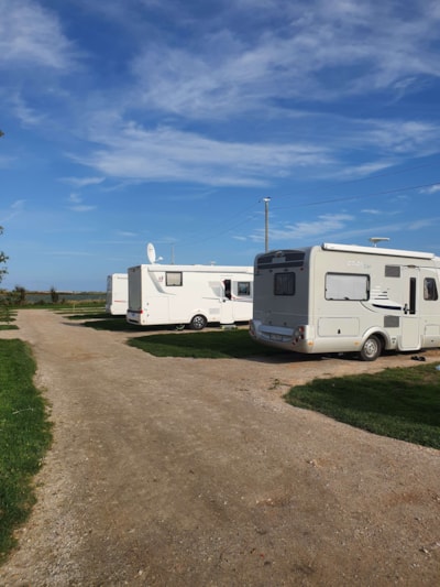 Stabilized pitch - Motorhome/Caravan (Electricity 10Amp - No sanitary facilities) — 3